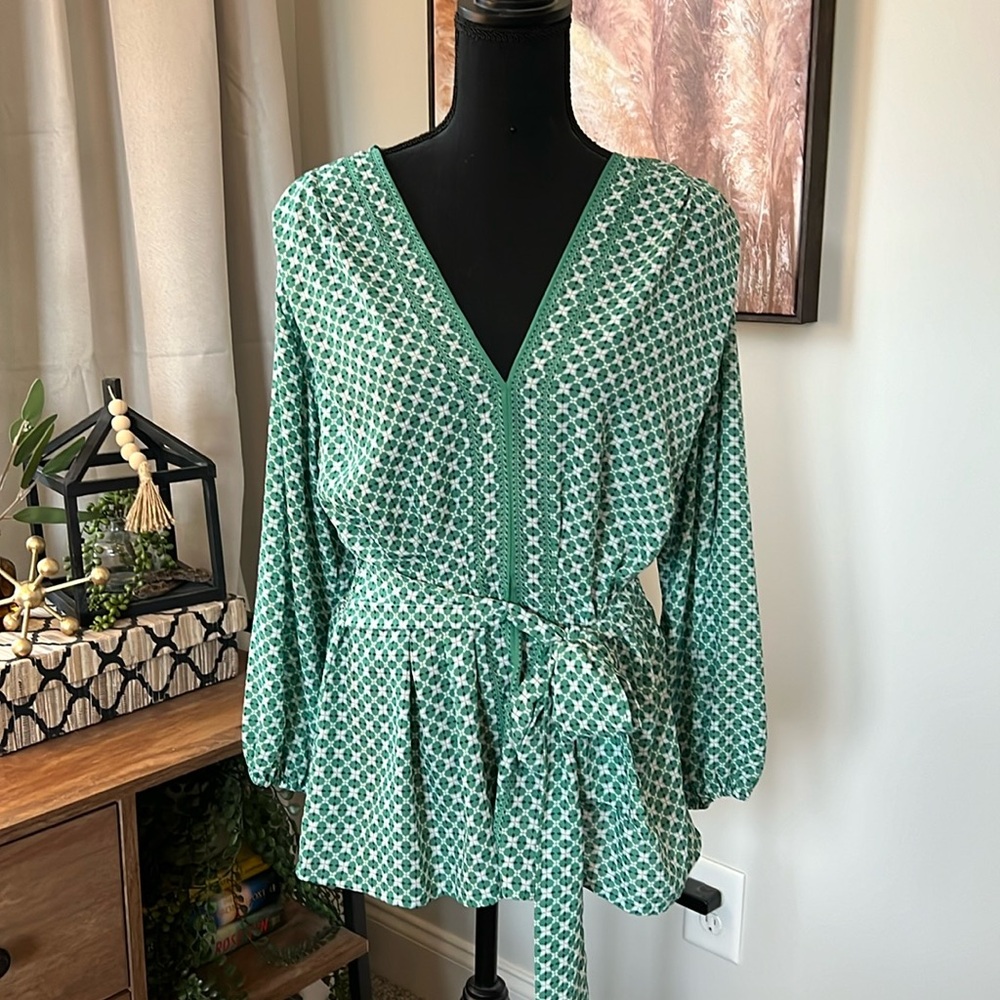 Max Studio green patterned blouse